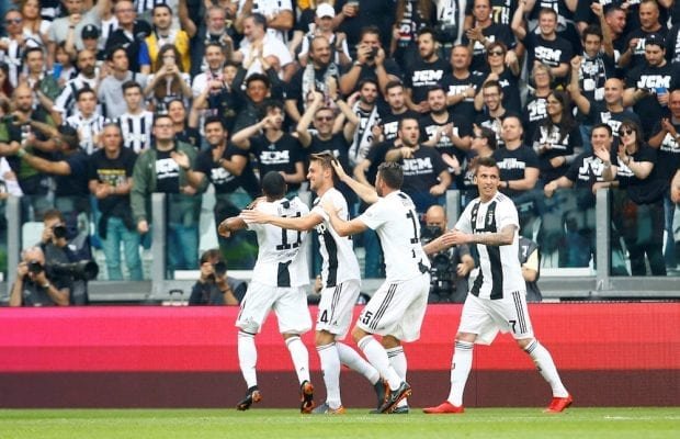 Officiellt: Juventus värvar Douglas Costa permanent