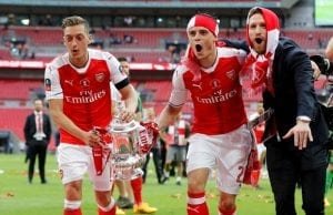 Xhaka stannar i Arsenal
