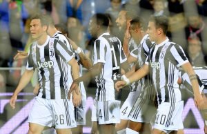 Uppgifter: Alex Sandro kan förlänga med Juventus