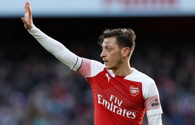 Mesut Özil kommer inte lämna Arsenal i vinter