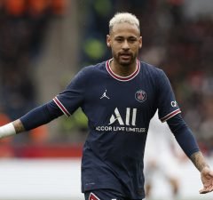 Newcastle ser över möjligheterna att värva Neymar