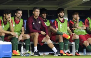Den sista personen man skulle förvänta sig är att Cristiano Ronaldo ska sitta på bänken