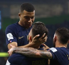 Frankrike 3-1 Polen: Olivier Giroud och Kylian Mbappe gör mål och tar VM-hållarna till kvartsfinal