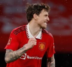 Uppgifter: Tio spelare kan lämna Man United i sommar